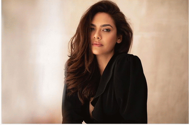 Esha Gupta Indian model Wiki ,Bio, Profile, Unknown Facts and Family Details revealed