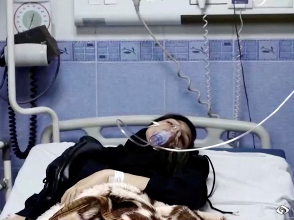 Iran: Dozens of schoolgirls taken to hospital after new gas poisonings